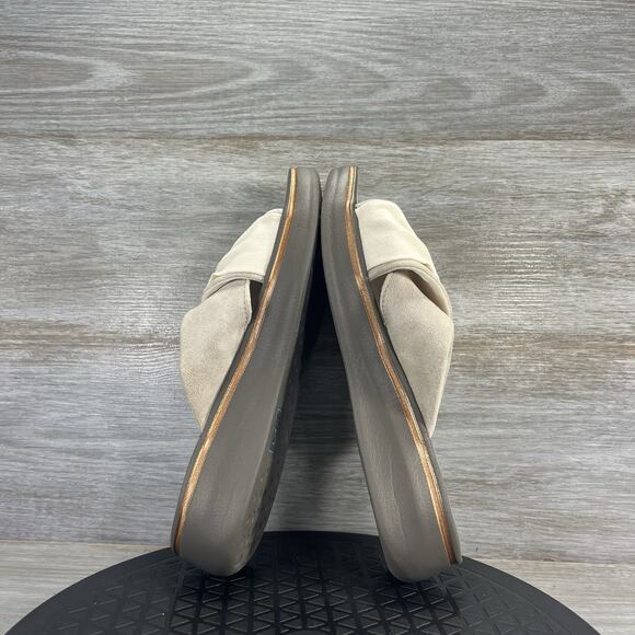 BZees Women's Take a Bow Slip On Slide Sandals Size 8 - Picture 7 of 8